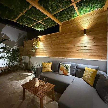 Lemon Garden Cozy 2br Private Garden Center