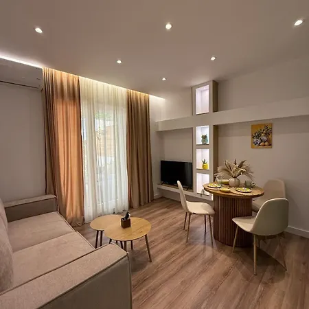 Lemon Garden Cozy 2br Private Garden Center