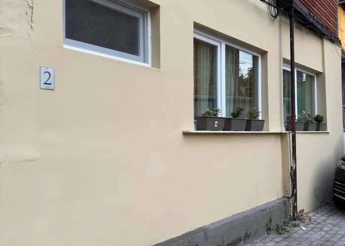 Lemon Garden Cozy 2br Private Garden Center