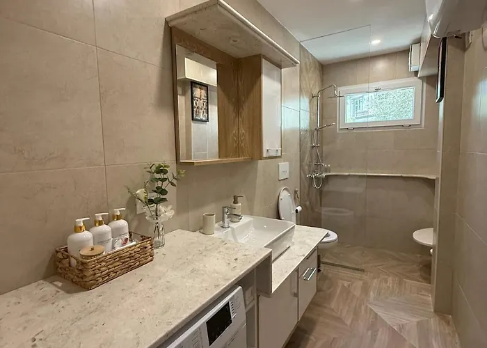 Lemon Garden Cozy 2br Private Garden Center * Tirana