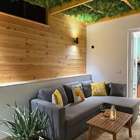 Lemon Garden Cozy 2br Private Garden Center Daire