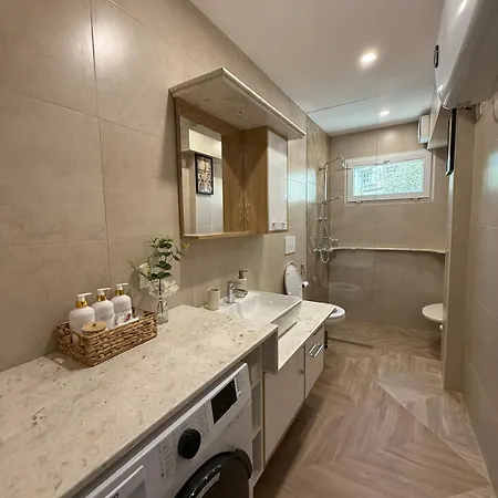 Lemon Garden Cozy 2br Private Garden Center * Tiran